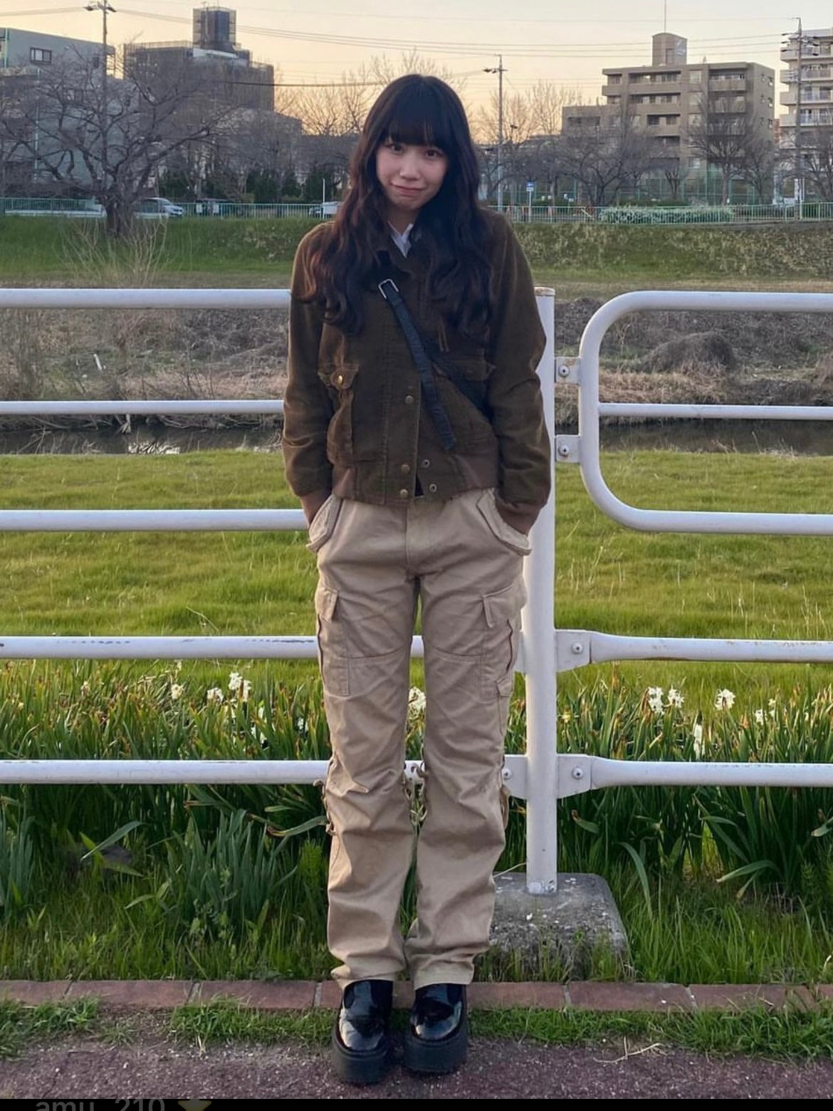 カーゴパンツ