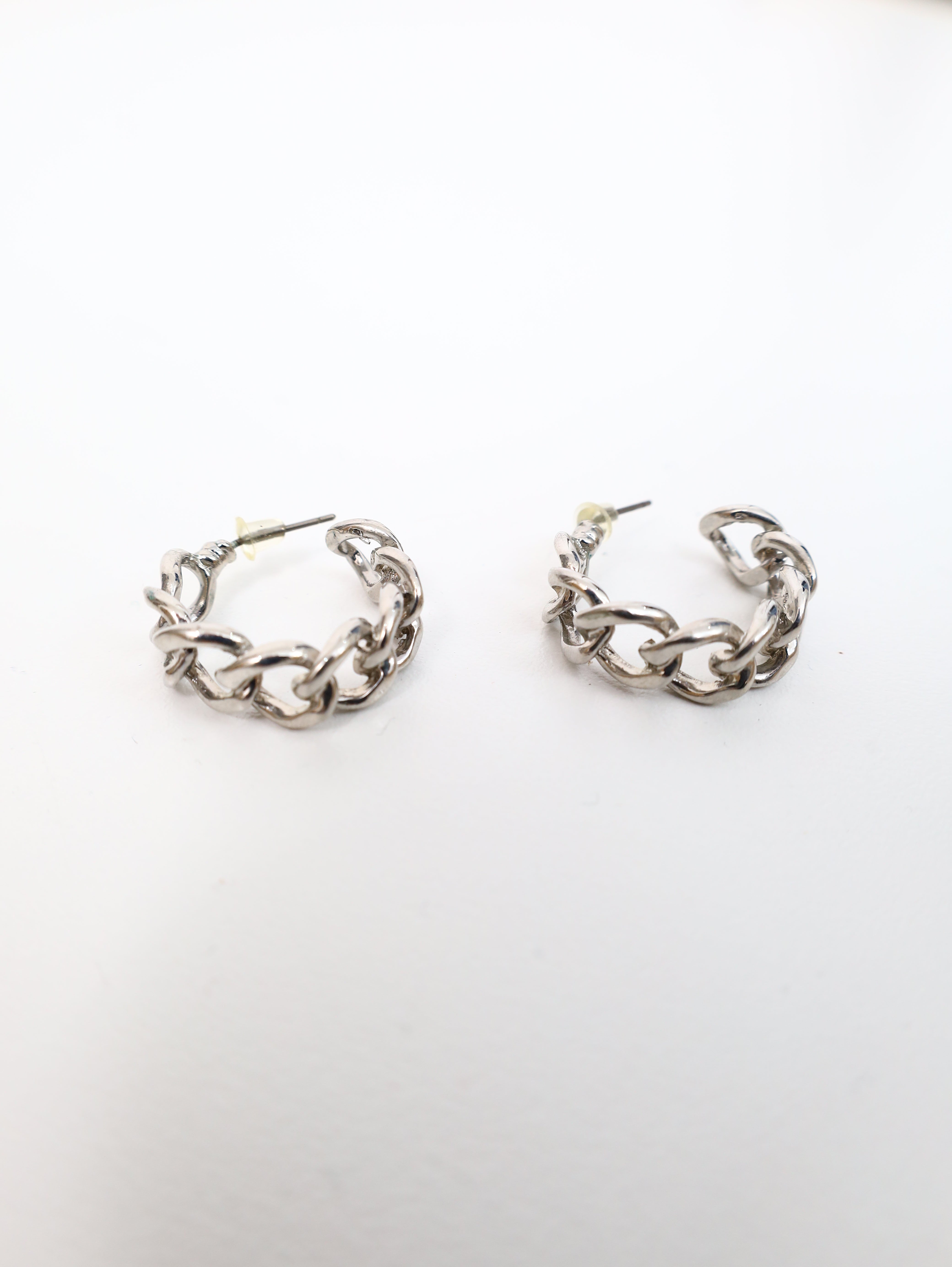 ピアス