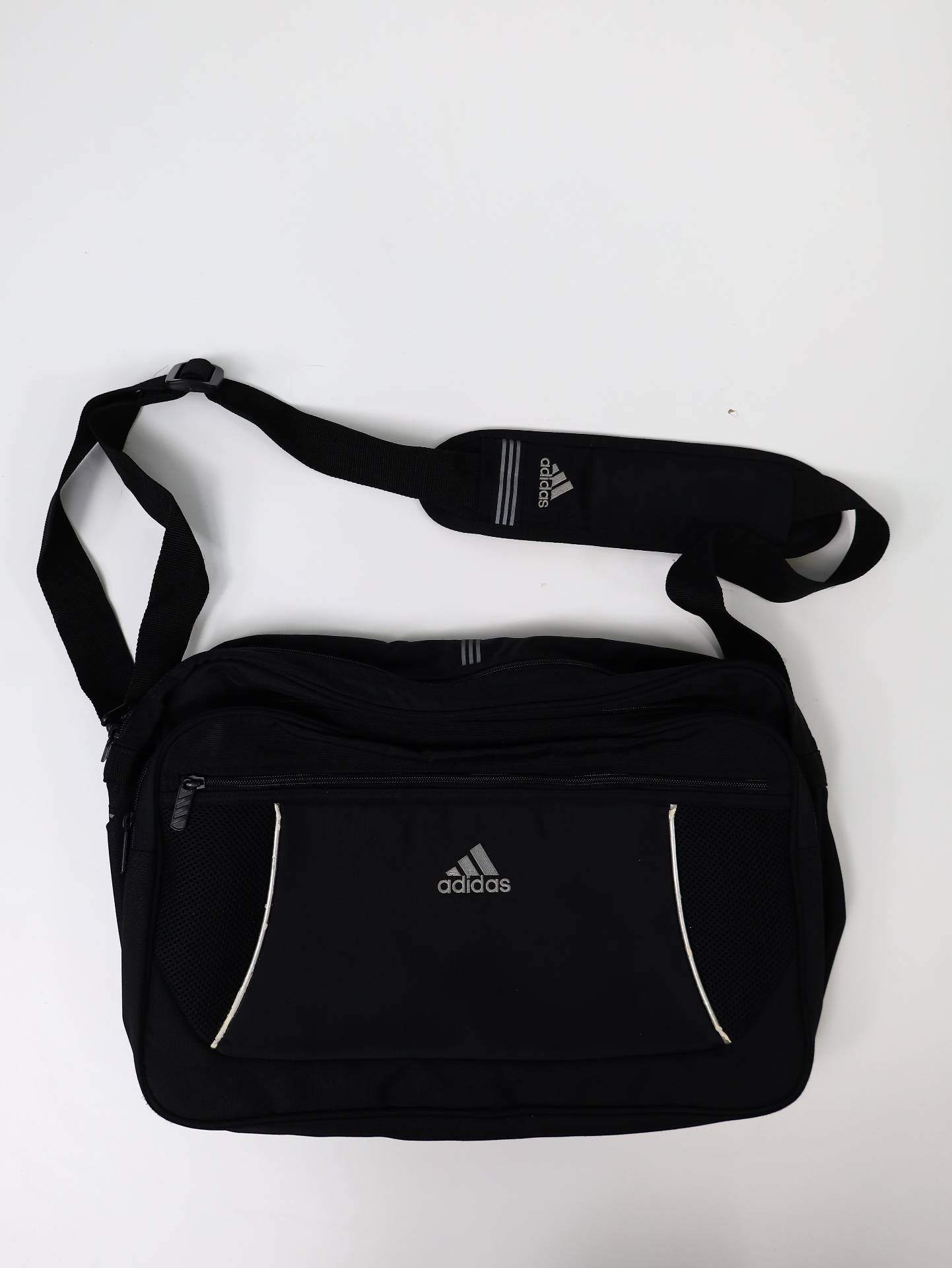 ショルダーバッグ